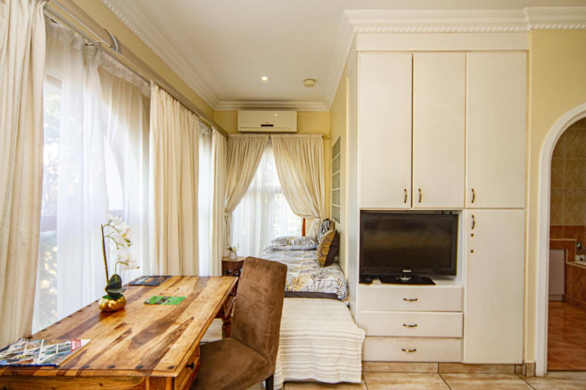 La Loggia Bed And Breakfast Durban Bagian luar foto